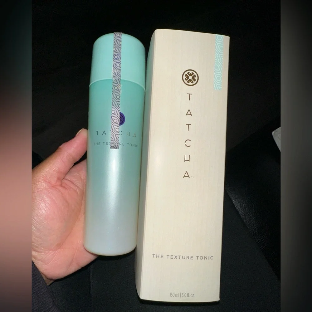 Tatcha
The Texture Tonic AHA Liquid Exfoliating Treatment - Picture 2 of 3